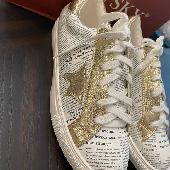Gold Start Casual Low Top Sneakers - Picture 4 of 12